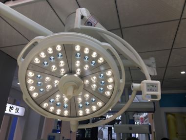 Available Common Surgery Ceiling Operating Lamp